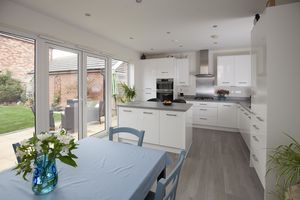 Kitchen_30HTG- click for photo gallery